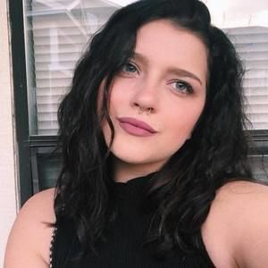 Meet your Posher, Isabella